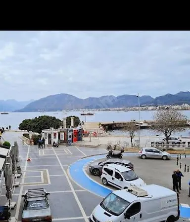 Castle81homes Red, Sea View Flat Apartment